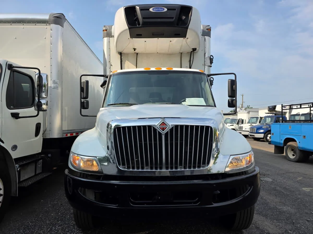 2018 International 4300 - image 2