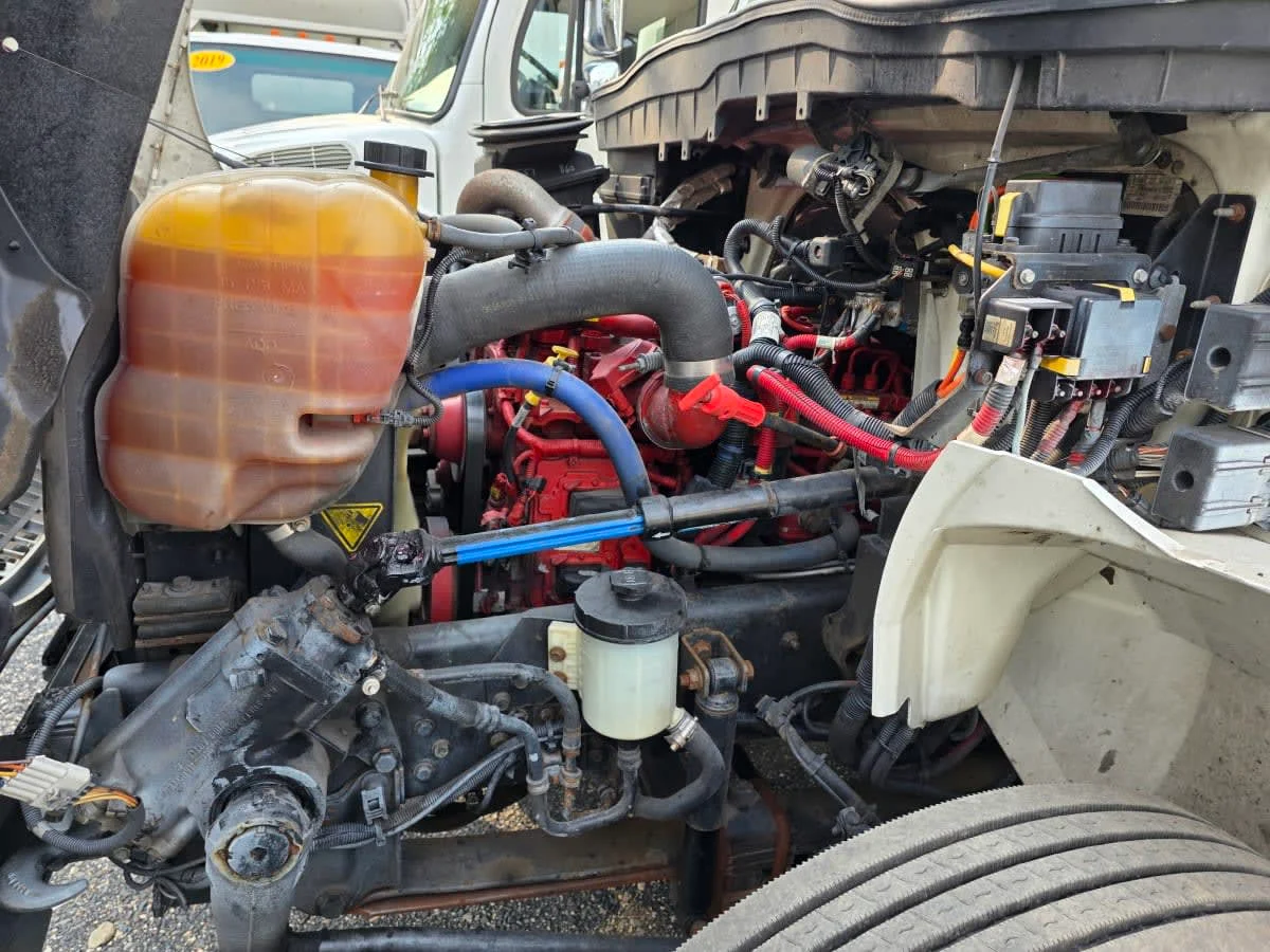 2018 International 4300 - image 10