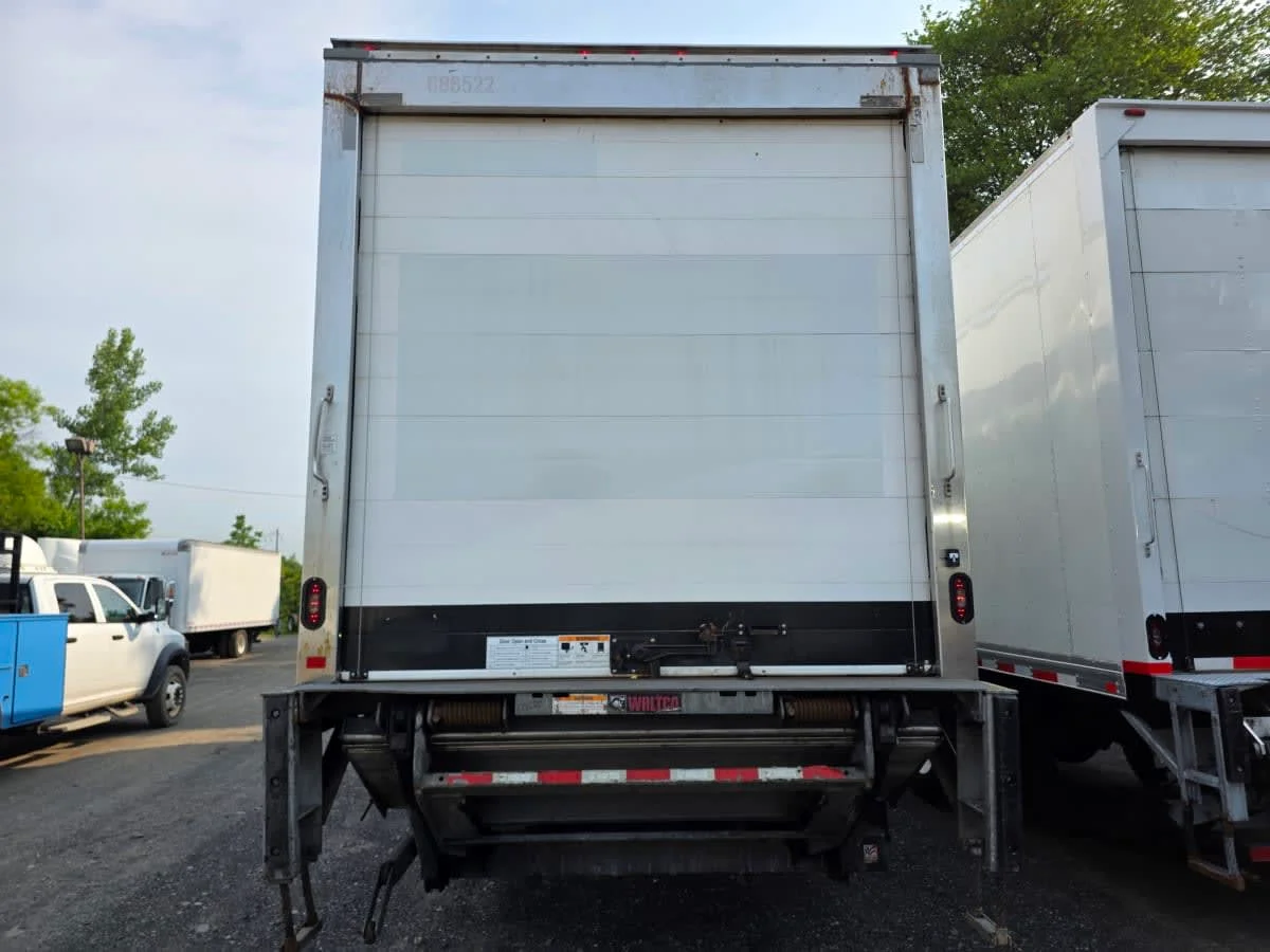 2018 International 4300 - image 5