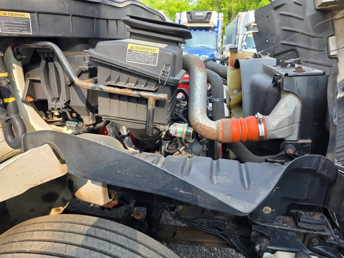 2018 International 4300 - image 15