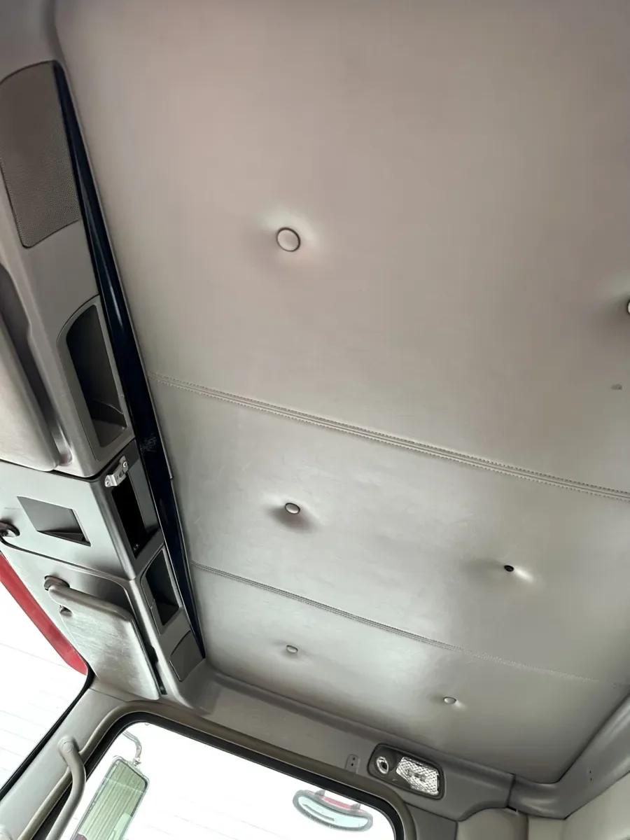 2012 Kenworth T800 - image 20