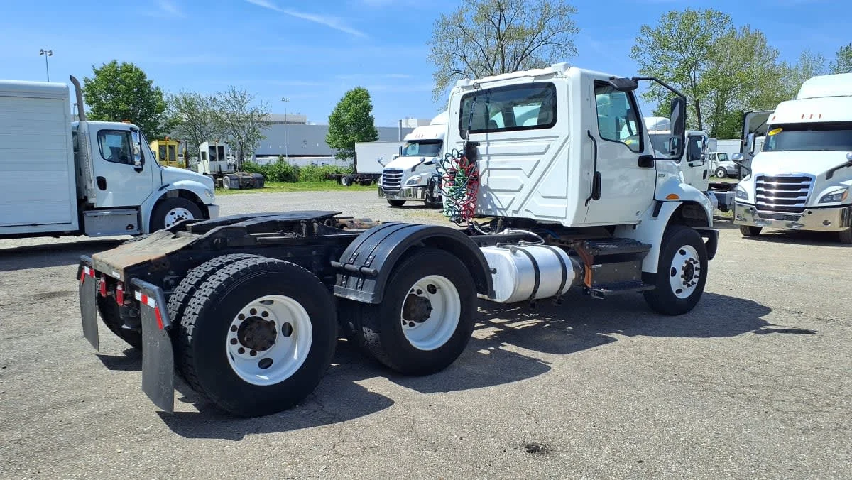 2020 International MV - image 4