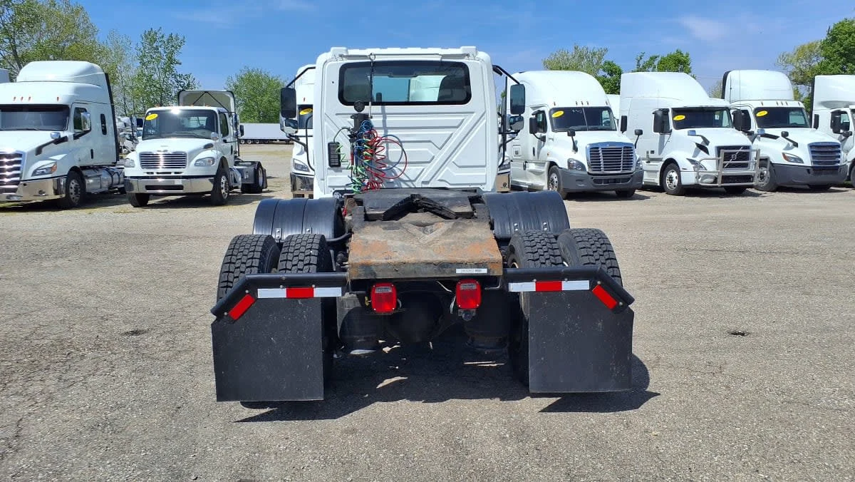 2020 International MV - image 5