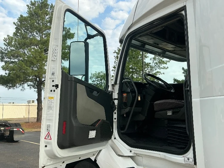 2023 Volvo in Olive Branch, MS — photo 9