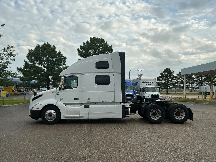 2023 Volvo in Olive Branch, MS — photo 4