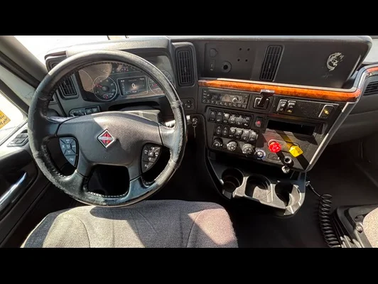 2022 International LT in El Paso, TX — photo 18