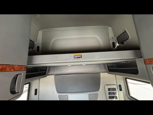 2022 International LT in El Paso, TX — photo 23