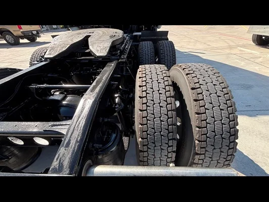 2022 International LT in El Paso, TX — photo 15