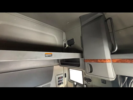 2022 International LT in El Paso, TX — photo 24