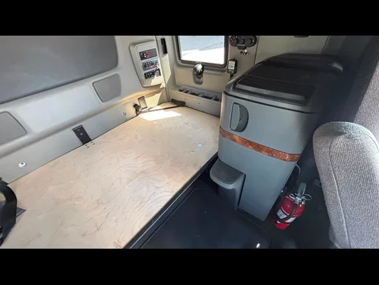 2022 International LT in El Paso, TX — photo 25
