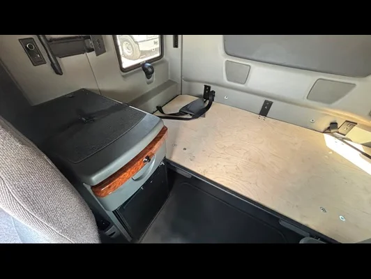 2022 International LT in El Paso, TX — photo 21