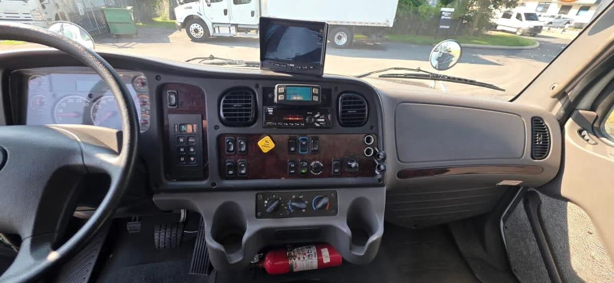 2021 Freightliner M2 106 in Bensalem, PA — photo 12