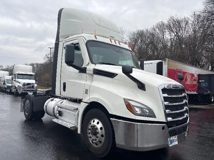 2020 Freightliner Cascadia in Burlington, NJ