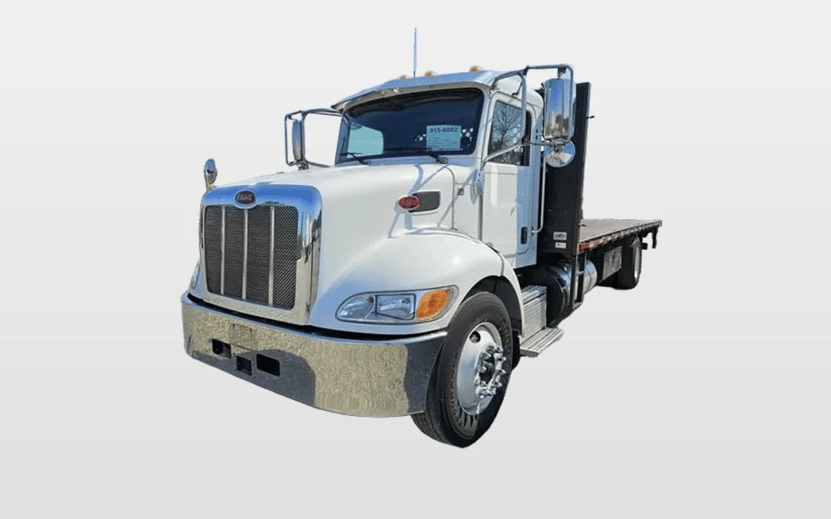 2019 PETERBILT 337 - image 1