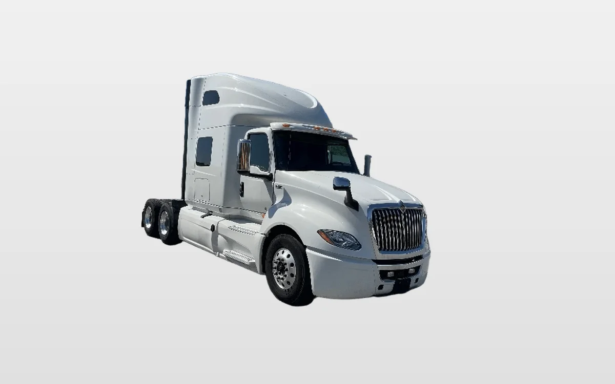 2020 International LT - image 1