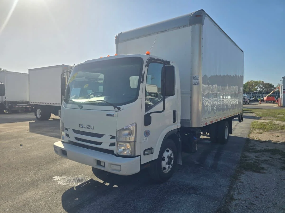 2017 Isuzu NPR - image 3