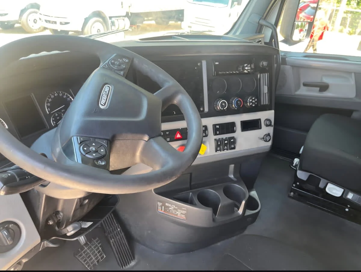 2021 Freightliner Cascadia in Greensboro, NC — photo 7