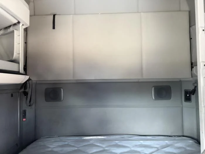 2021 Kenworth T680 — photo 30