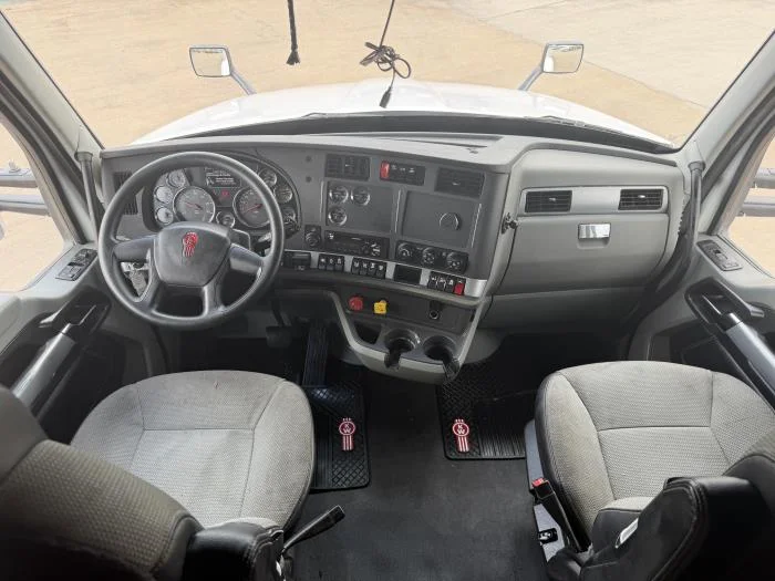 2021 Kenworth T680 — photo 33