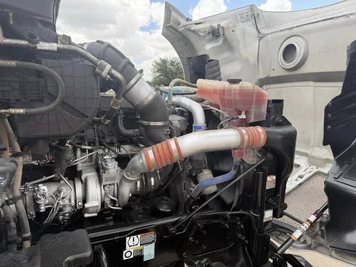 2021 Kenworth T680 — photo 21