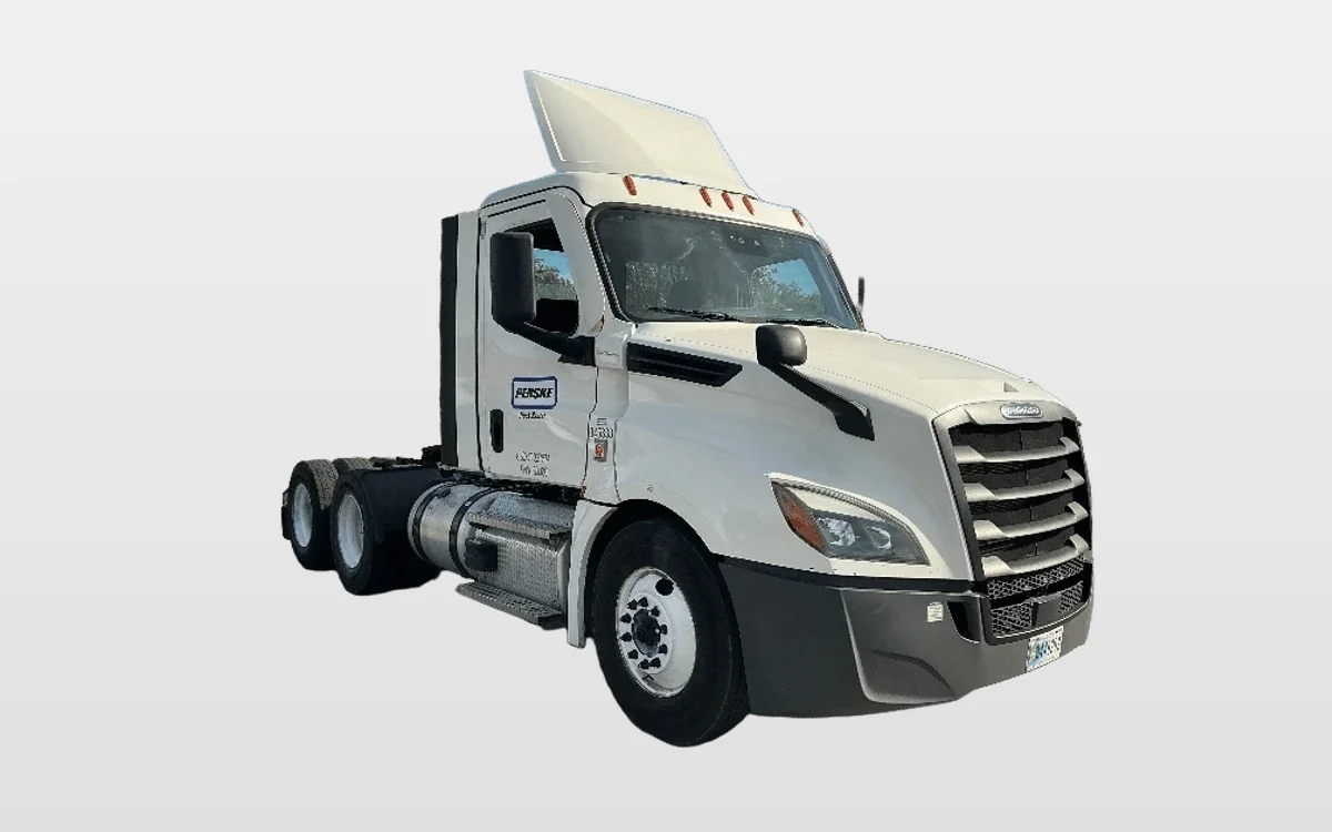 2021 Freightliner Cascadia - image 1