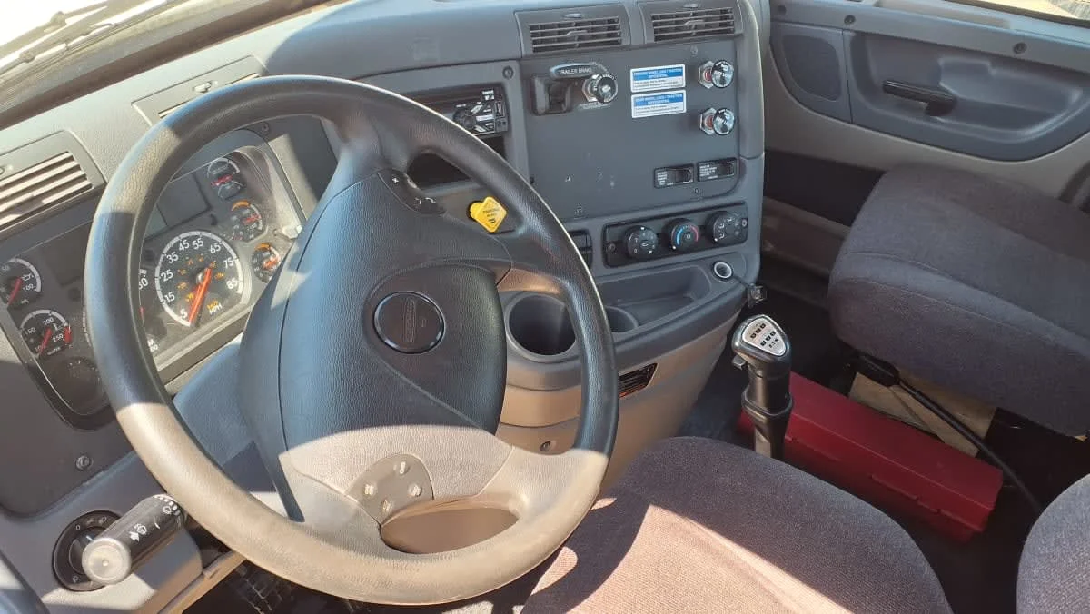 2019 Freightliner Cascadia in Warwick, RI — photo 7