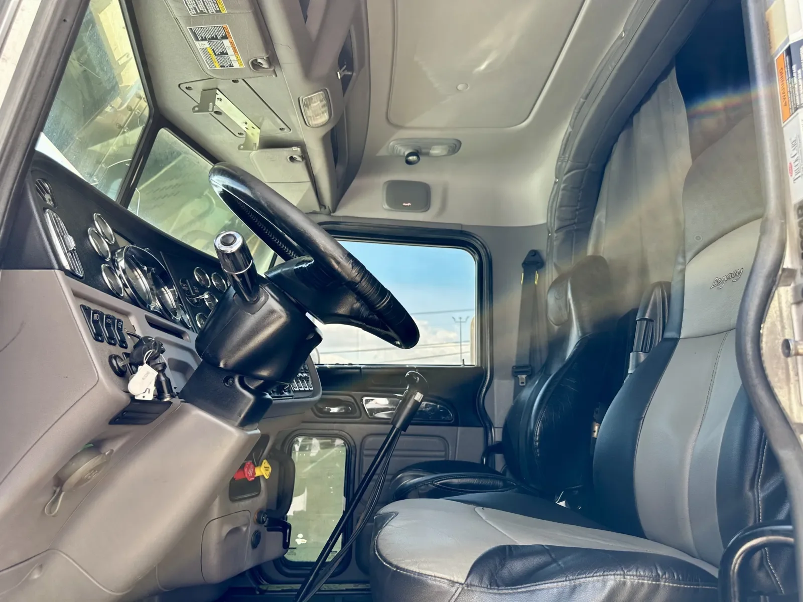 2019 Peterbilt 389 in Hutchins, TX — photo 14