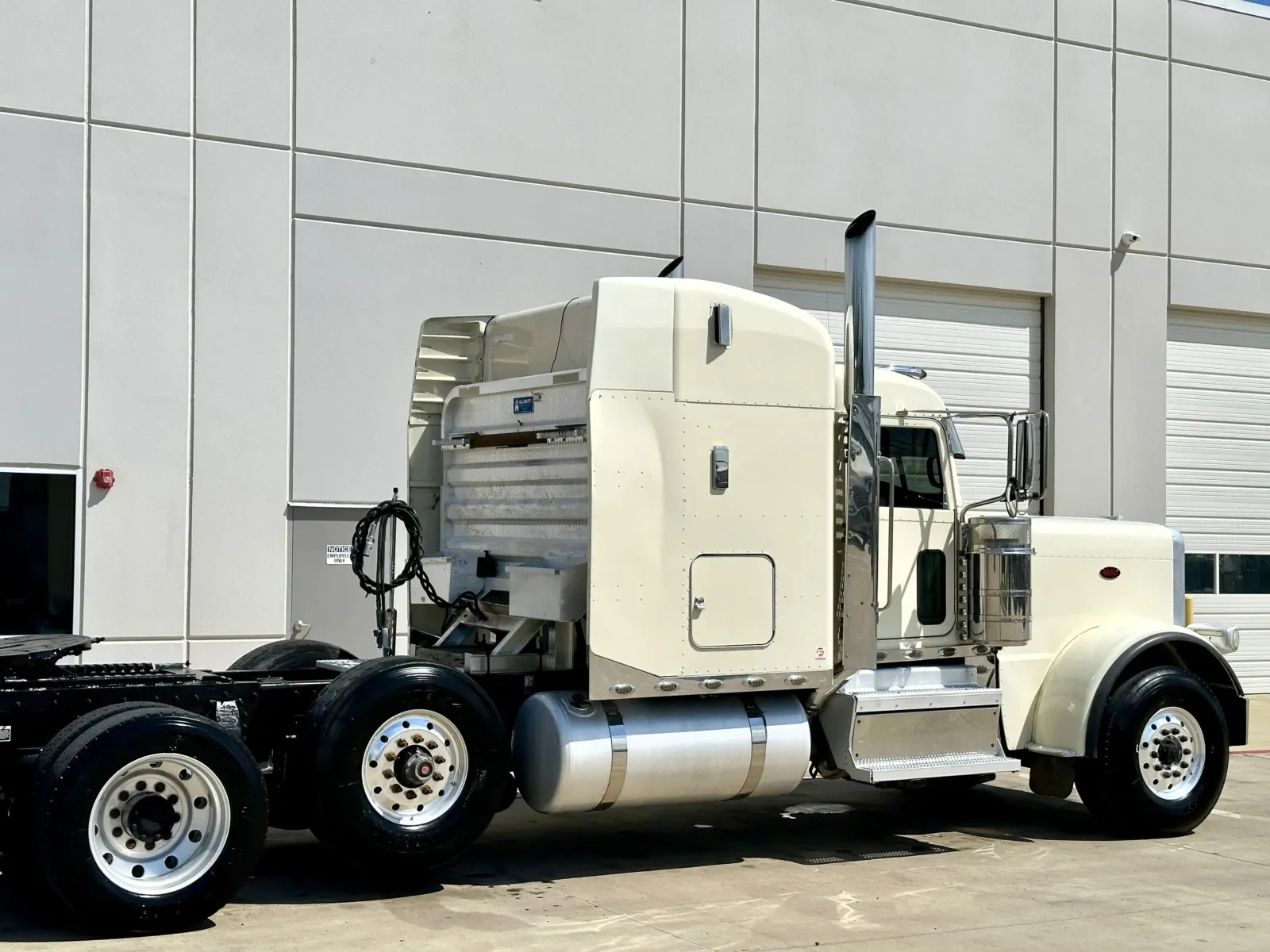 2019 Peterbilt 389 in Hutchins, TX — photo 7