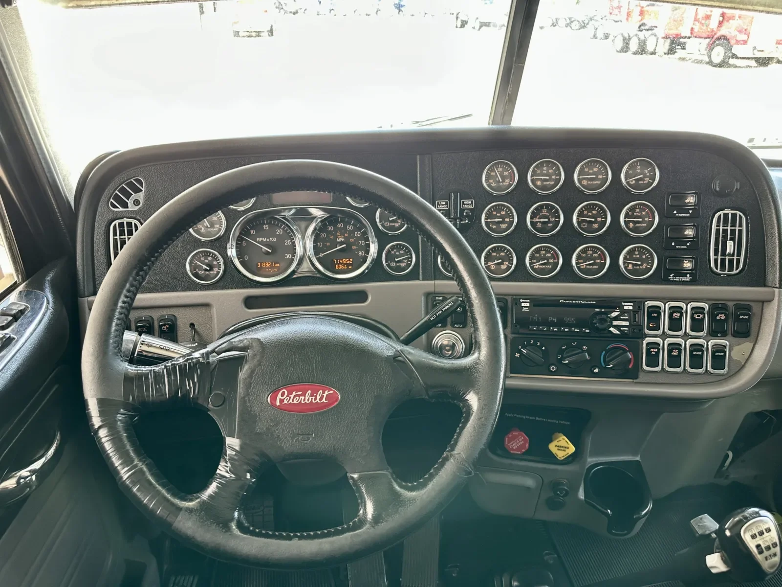 2019 Peterbilt 389 in Hutchins, TX — photo 16