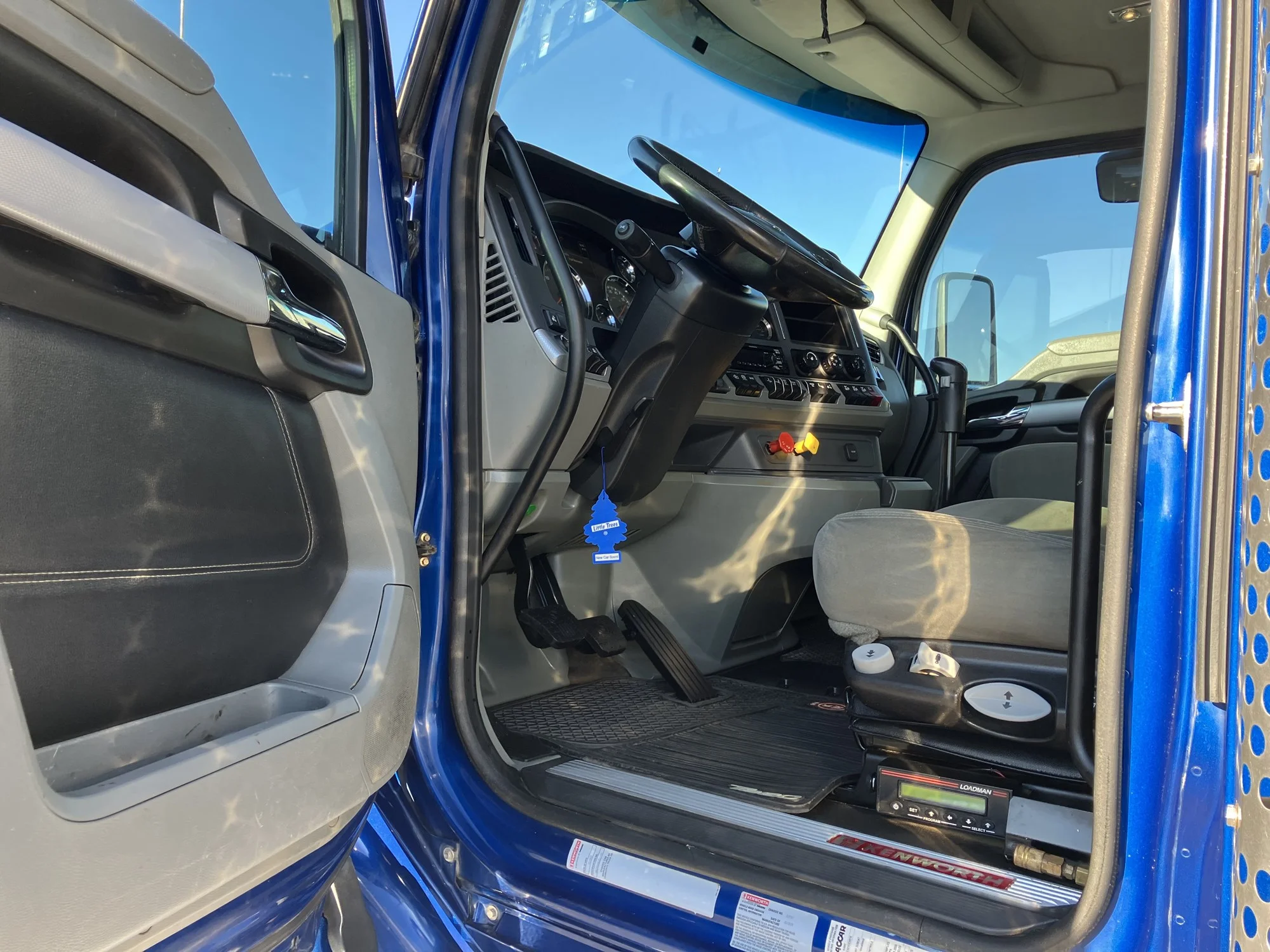 2020 Kenworth T880 - image 6