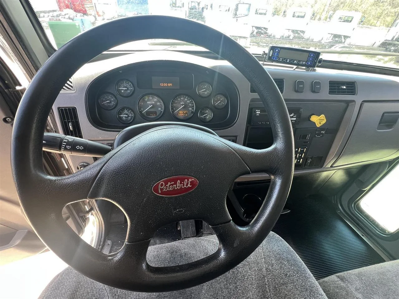 2021 Peterbilt 337 - image 7