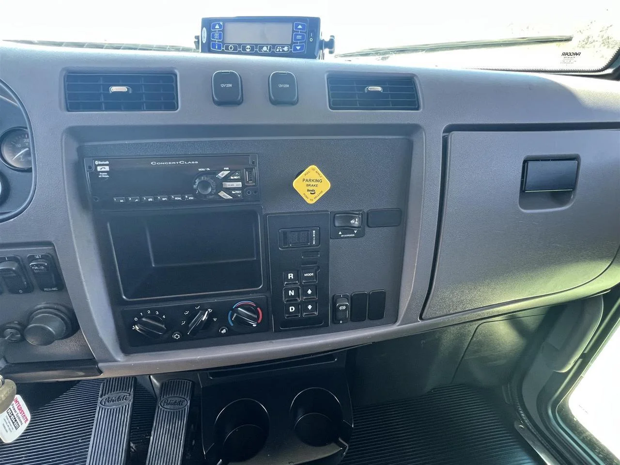 2021 Peterbilt 337 in Eau Claire, WI — photo 9