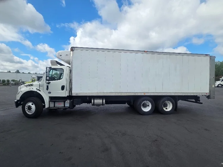 2017 Freightliner eM2 in Kent, WA — photo 4