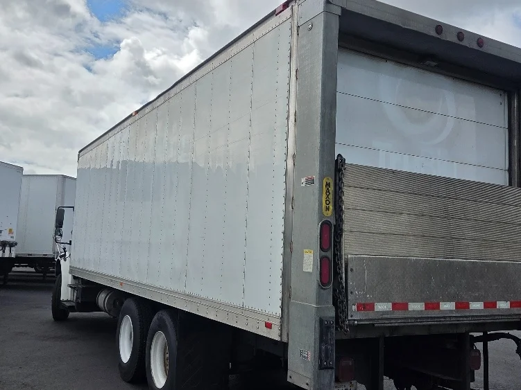 2017 Freightliner eM2 in Kent, WA — photo 6