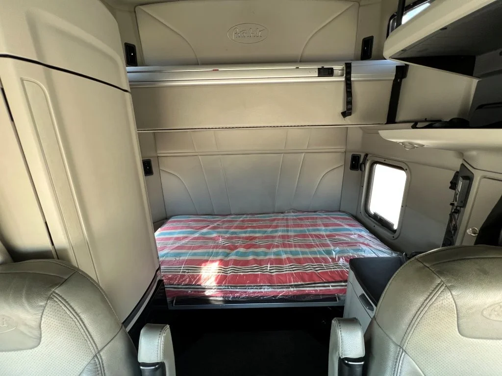 2022 Peterbilt 579 - image 7