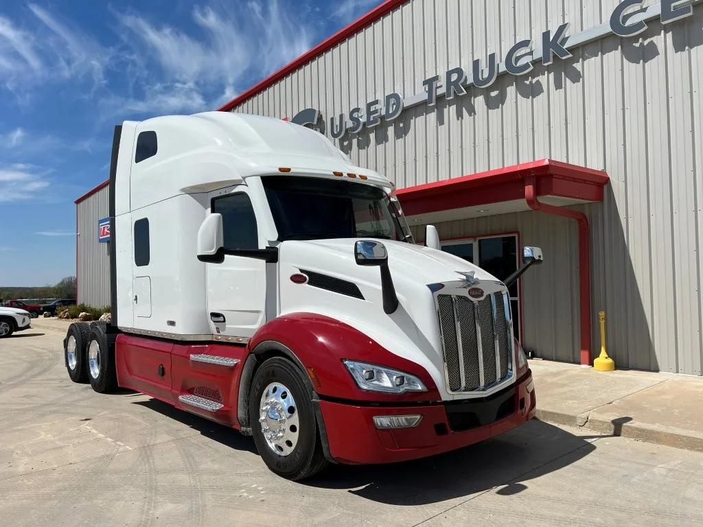2022 Peterbilt 579 - image 2