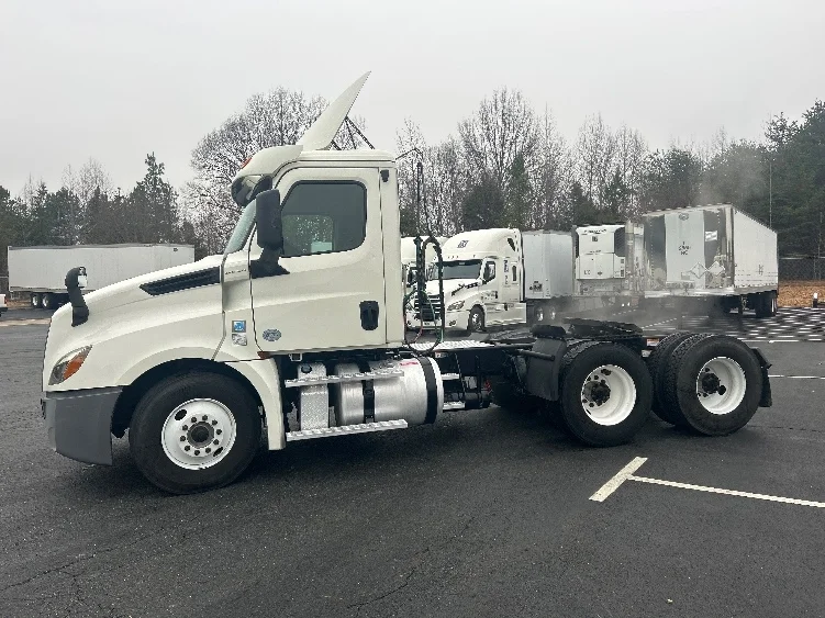 2019 Freightliner Cascadia in Winston Salem, NC — photo 4