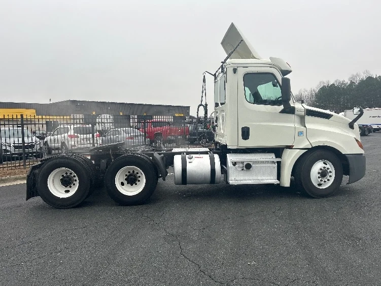 2019 Freightliner Cascadia in Winston Salem, NC — photo 8