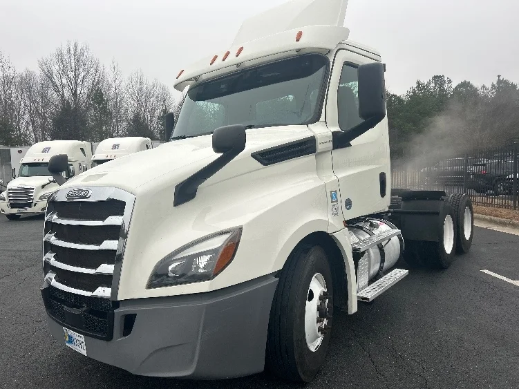 2019 Freightliner Cascadia in Winston Salem, NC — photo 3