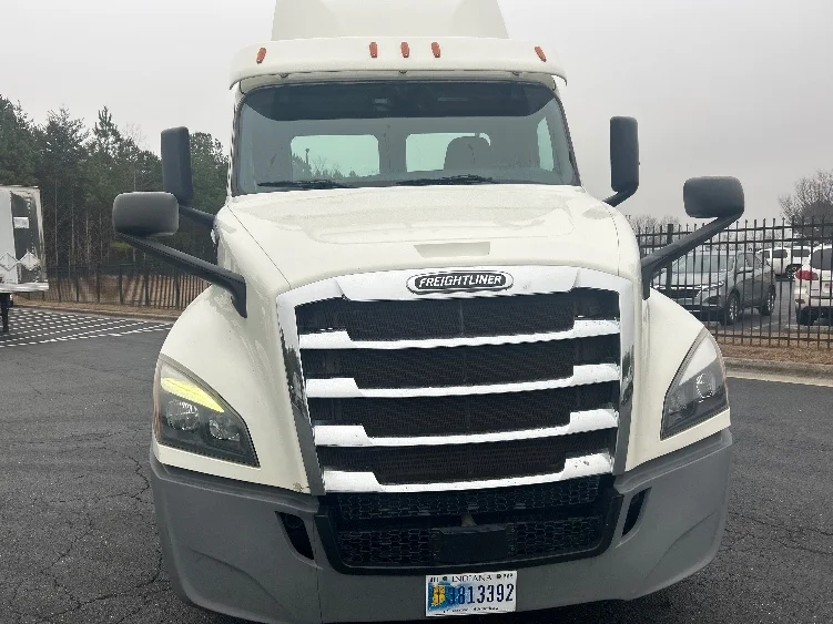 2019 Freightliner Cascadia in Winston Salem, NC — photo 2