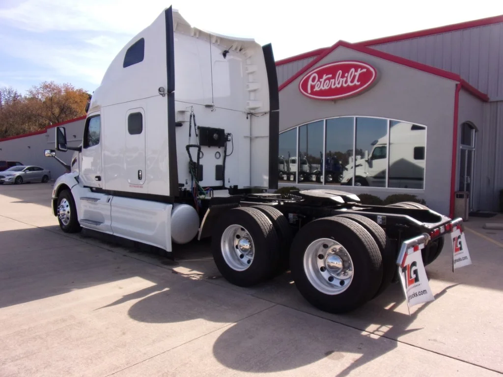 2024 Peterbilt 579 in Louisville, KY — photo 7