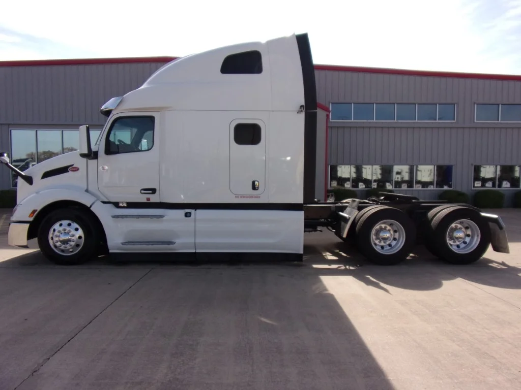 2024 Peterbilt 579 in Louisville, KY — photo 9