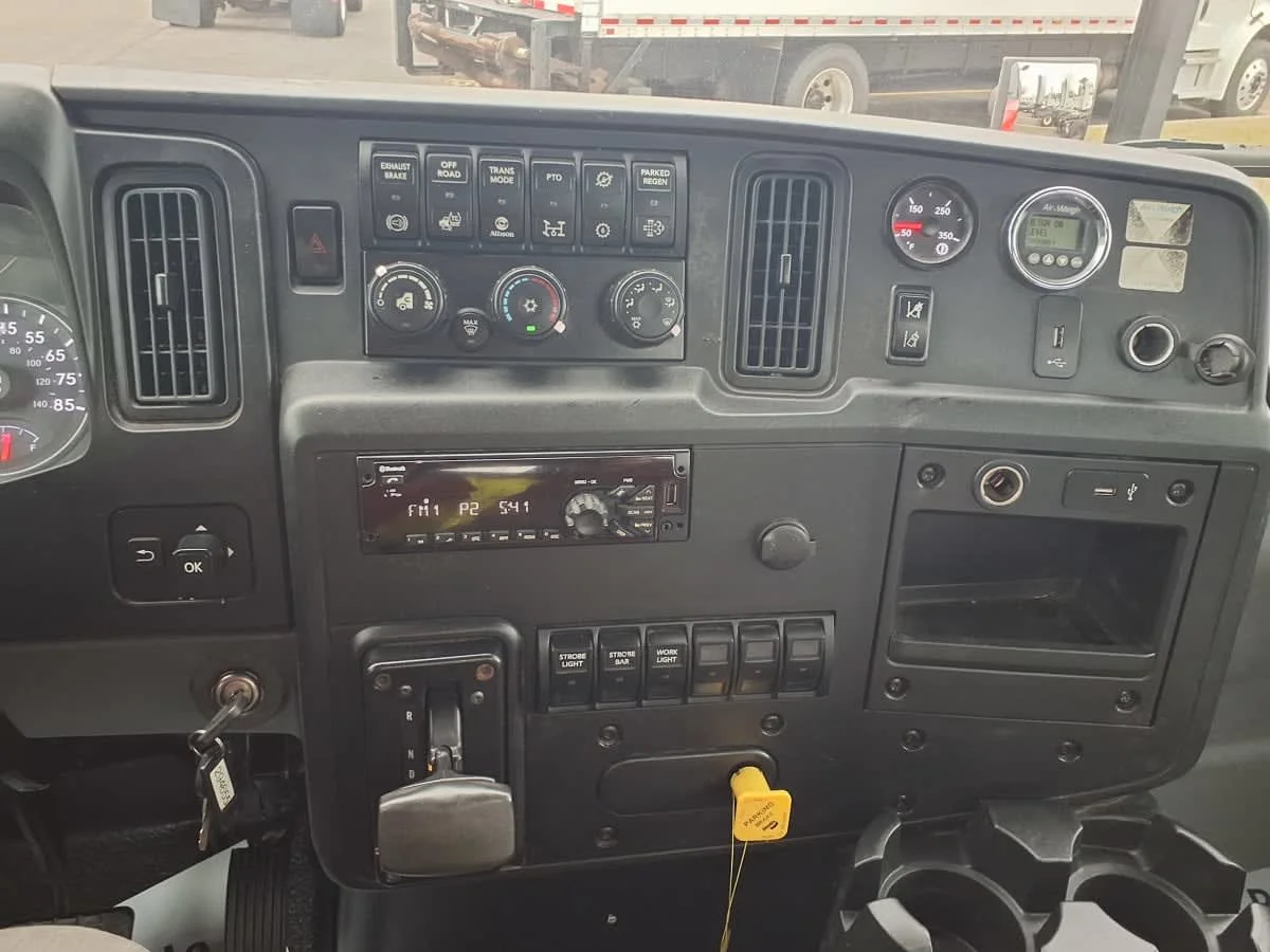 2020 International MV in Taylor, MI — photo 11