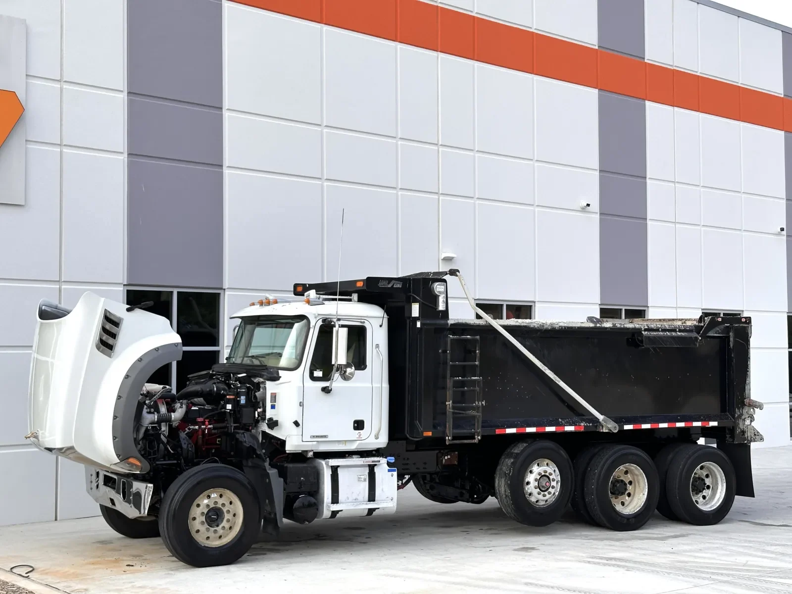 2023 Mack Granite in Greer, SC — photo 11