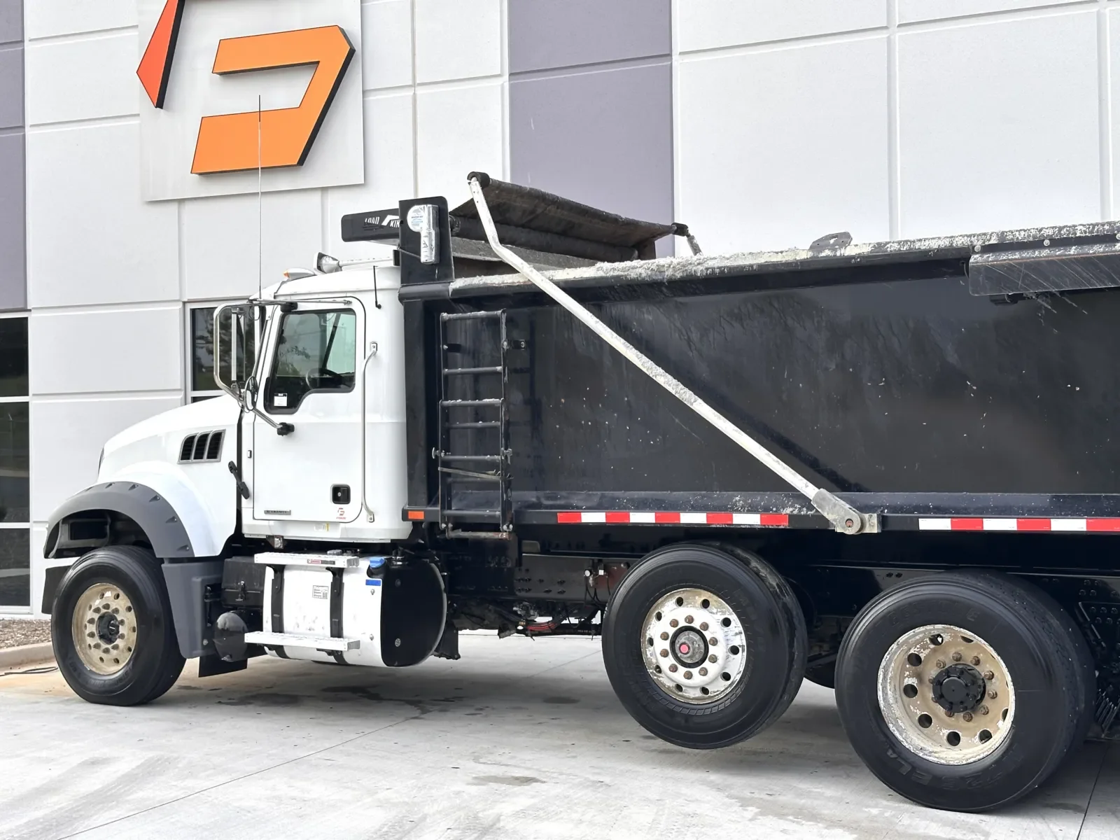 2023 Mack Granite in Greer, SC — photo 9
