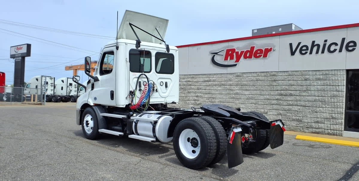 2020 Freightliner Cascadia in Memphis, TN — photo 6