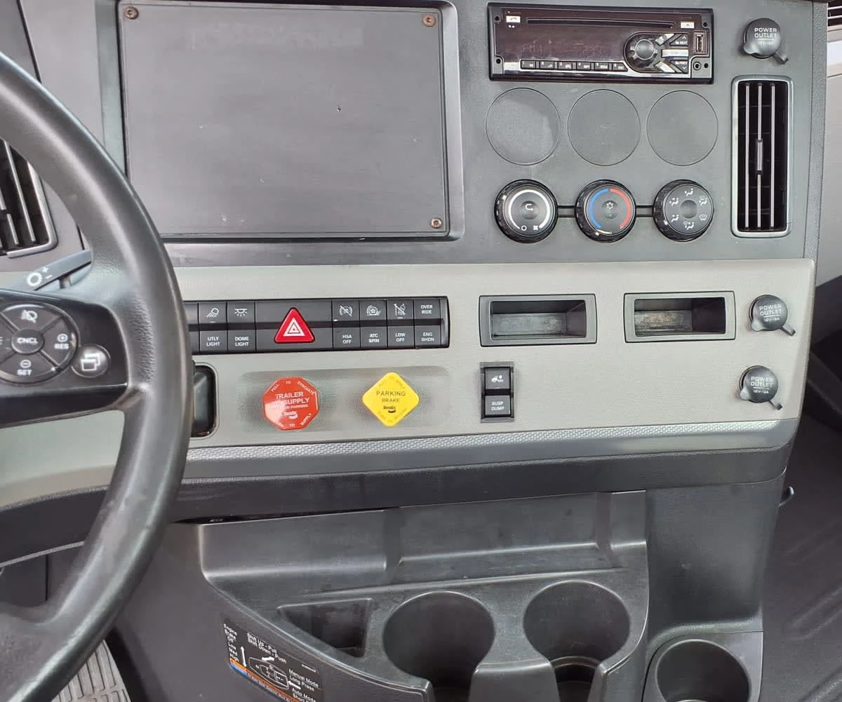 2020 Freightliner Cascadia in Memphis, TN — photo 10