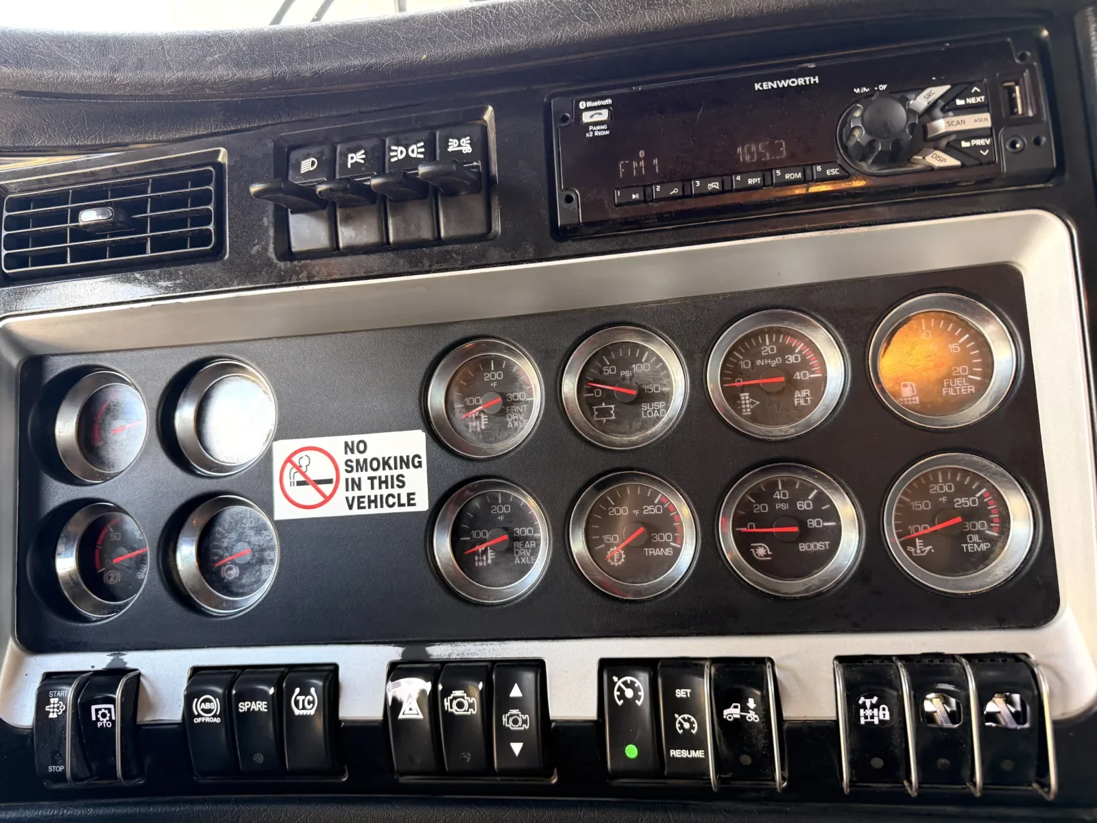 2019 Kenworth T800 - image 18