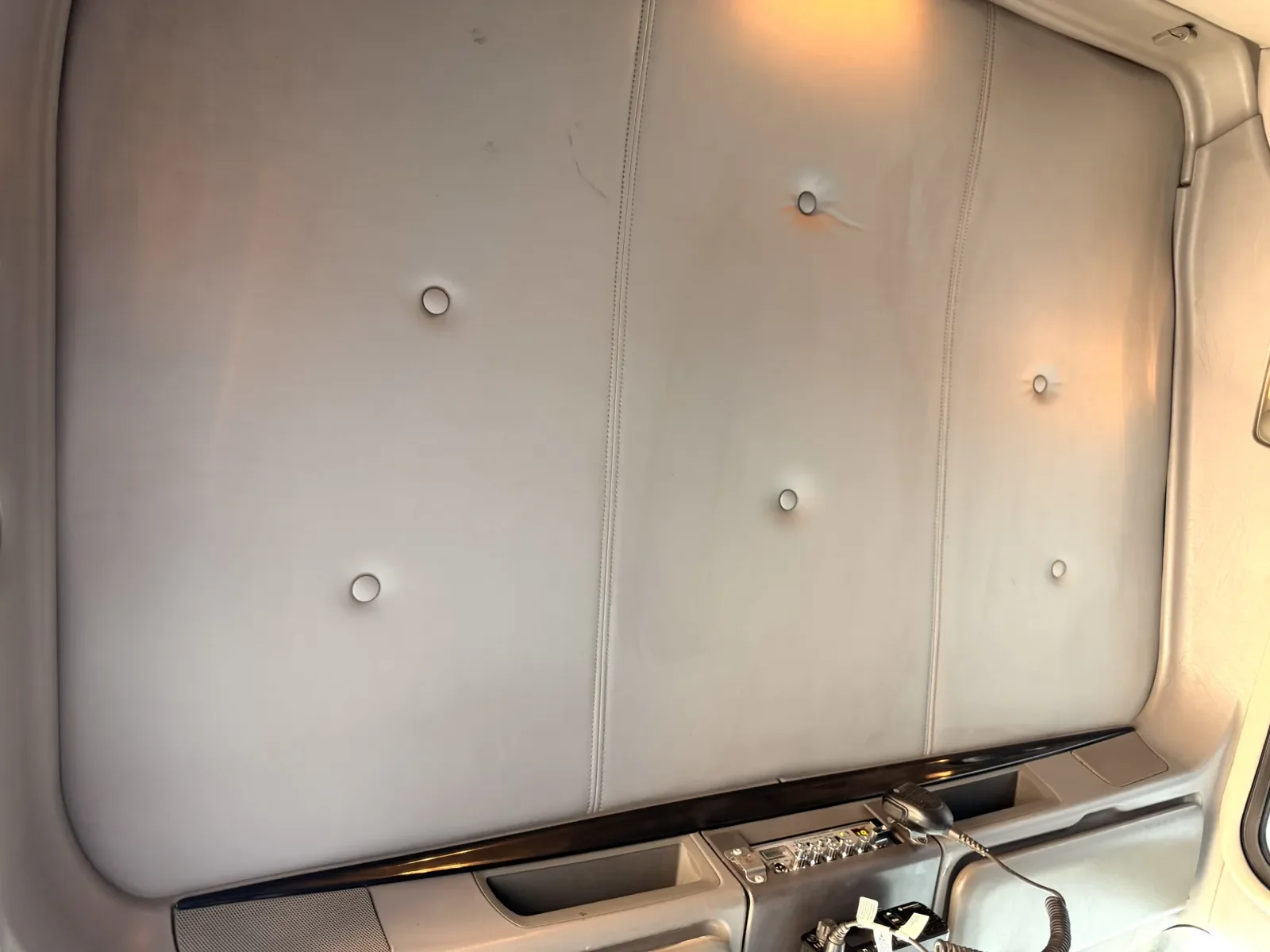 2019 Kenworth T800 - image 21