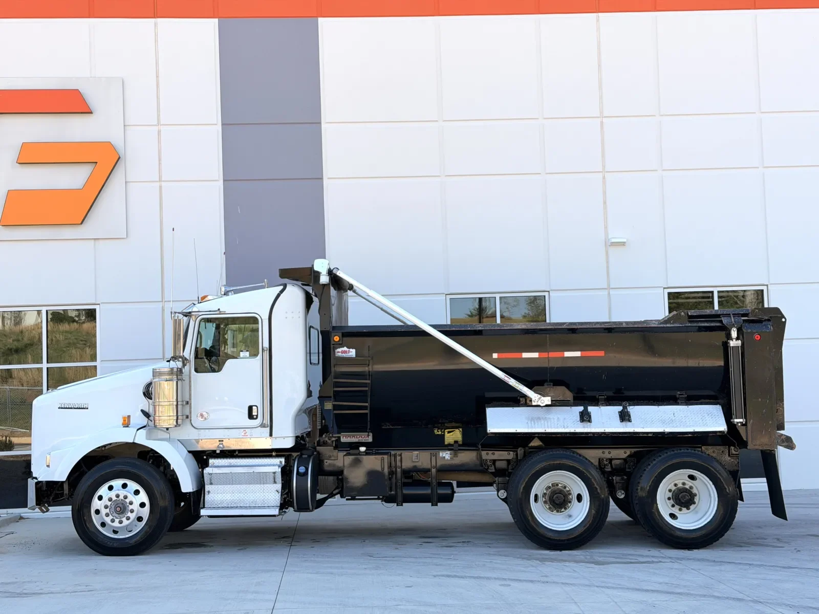2019 Kenworth T800 in Greer, SC — photo 5